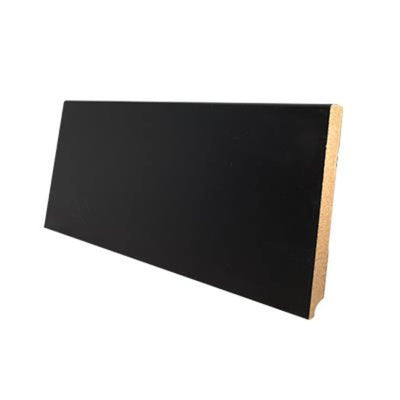 Plint RAL9005 Voorgelakt 120x12mm 244cm