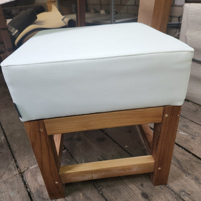 Kruk met lederen zitting 40x40x47 cm