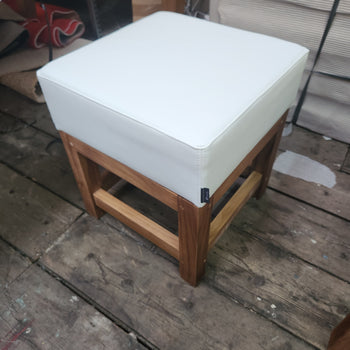 Kruk met lederen zitting 40x40x47 cm